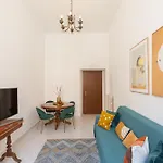 Pietroburgo By In Apartament Rzym